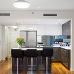 A slick U-shape kitchen design