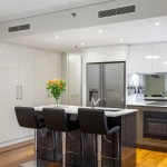 A slick U-shape kitchen design