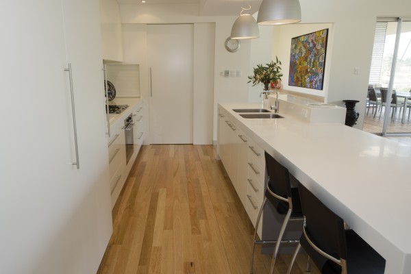 Minimalist kitchen design - white benchtops