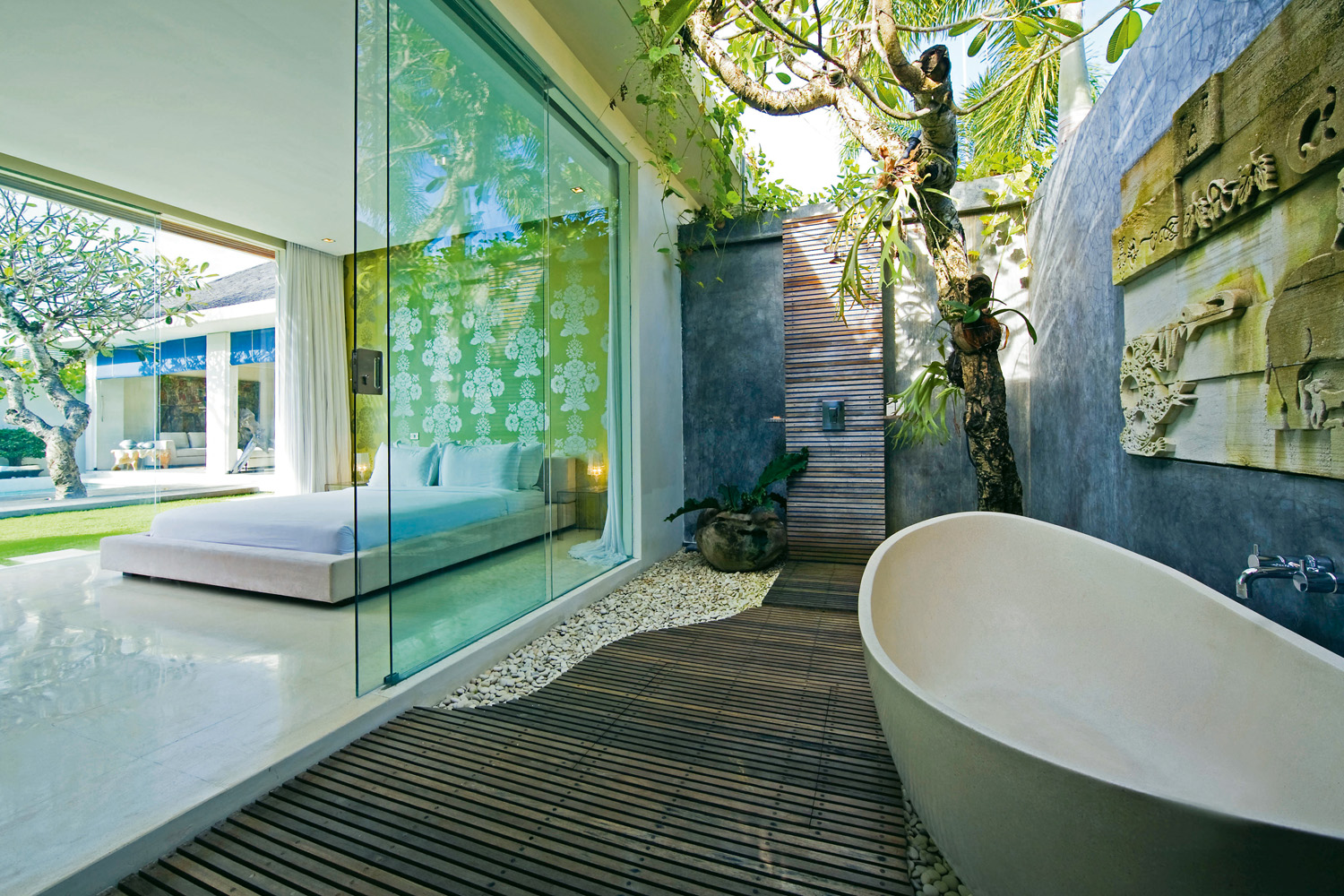 The ultimate outdoor bathroom guide - Completehome