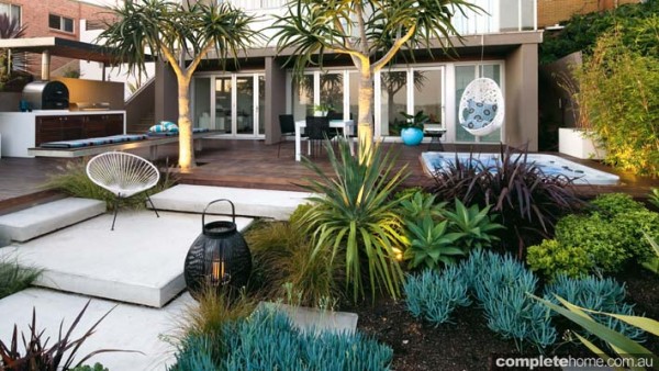 A contemporary outdoor entertaining space from Landart Landscapes.