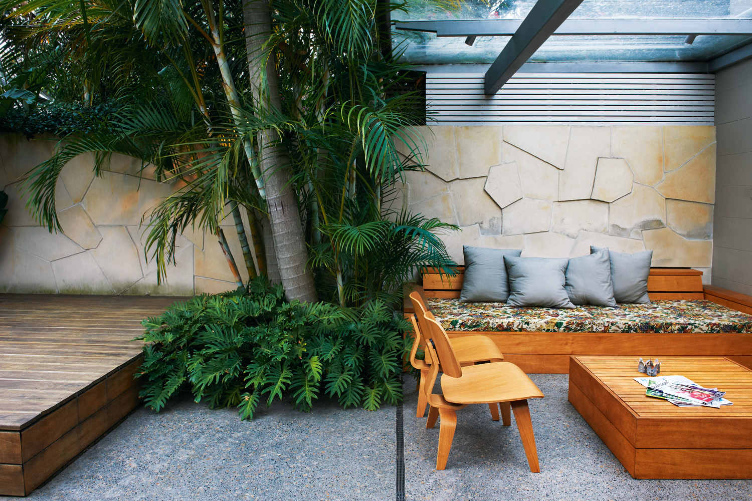 Modern courtyard garden design Completehome