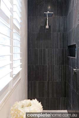 large contemporary design showerhead