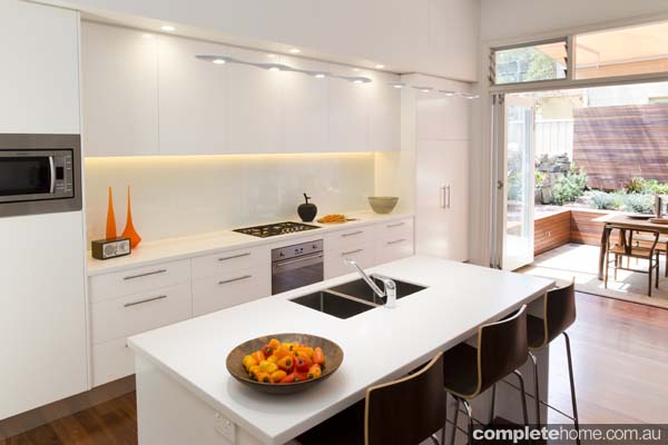 light bright kitchen design - completehome