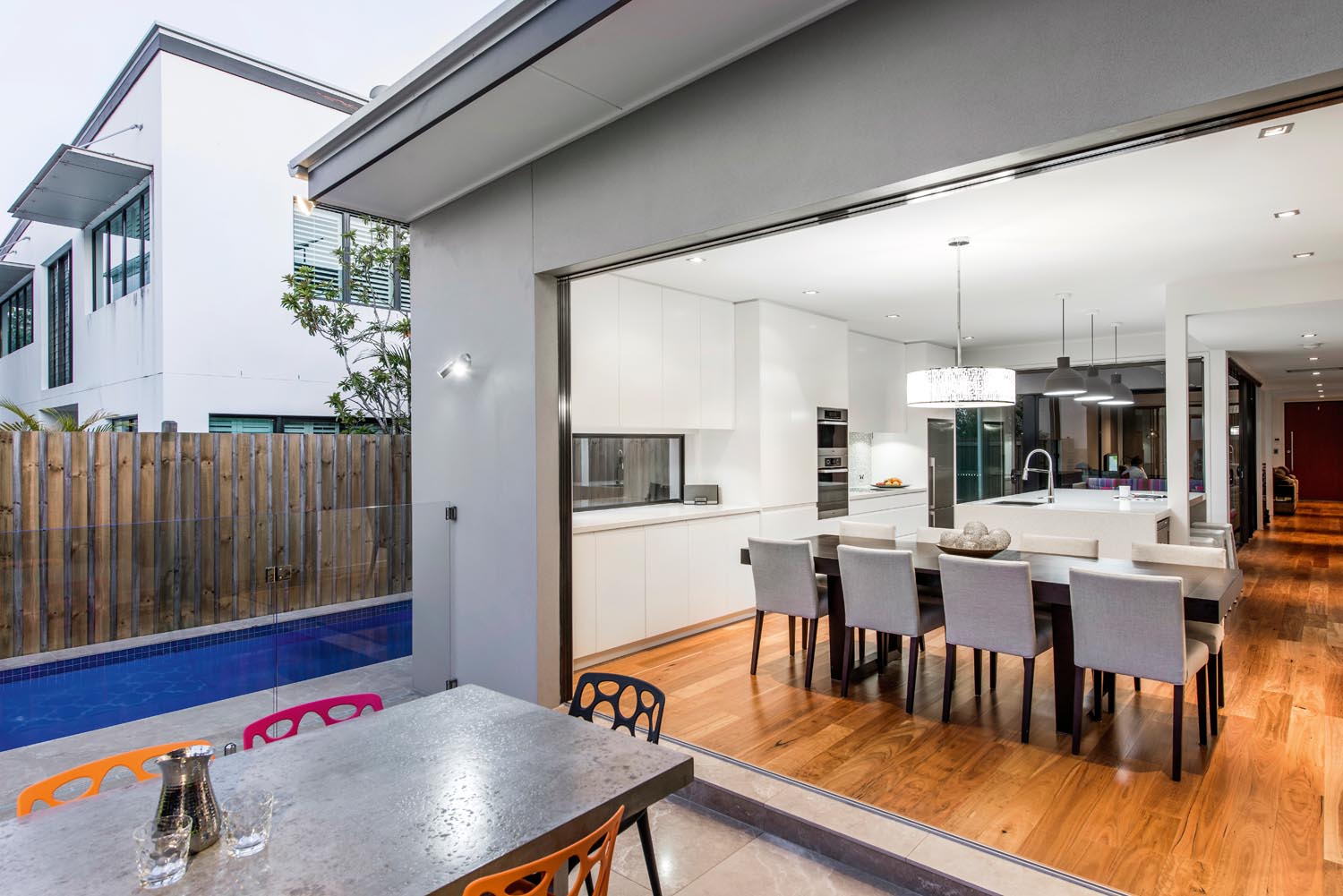 Light-filled modern kitchen design - Completehome