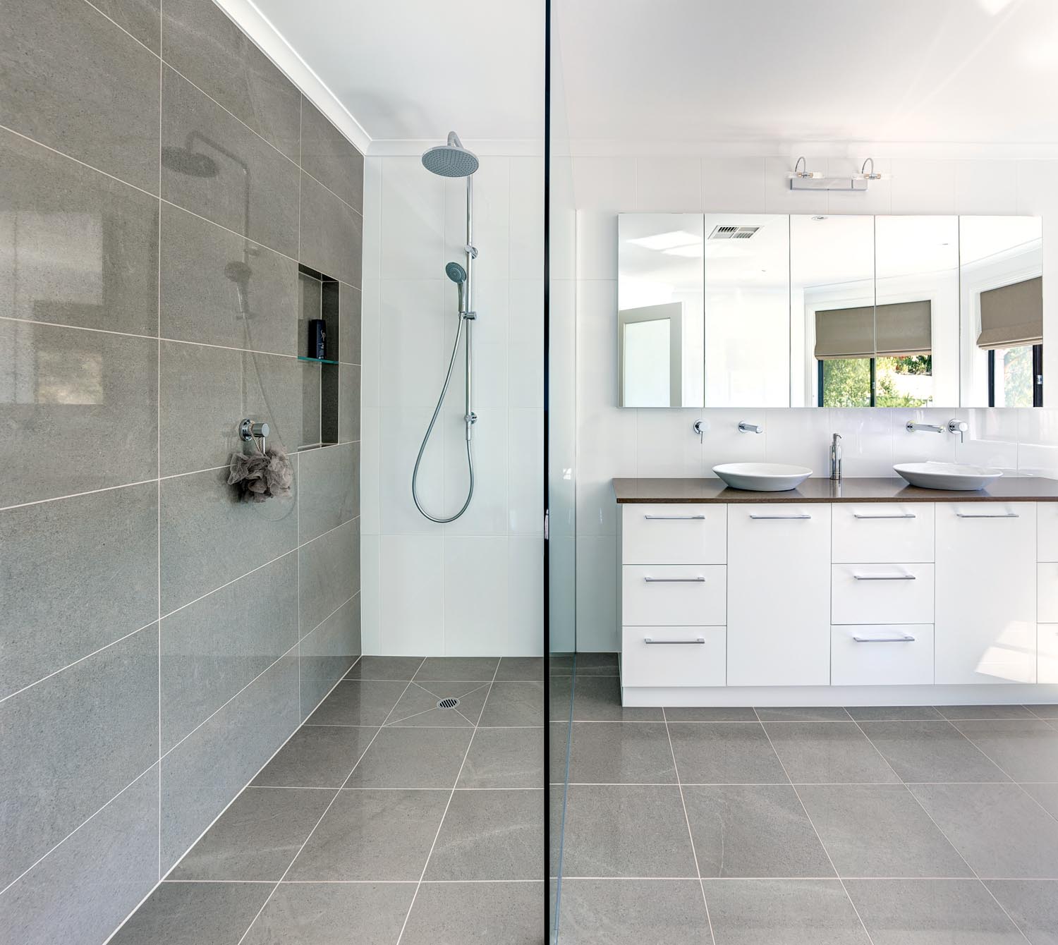 Luxury ensuite bathroom design - Completehome
