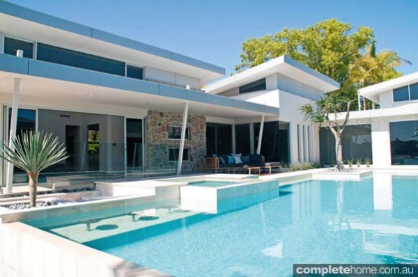 1.-GREMMO-HOMES-119-Glenhaven-Rd-OUTDOOR-PROJECT-3-600x398