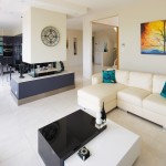 Innovative Exterior: Natural reflection