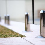 Frameless glass fencing