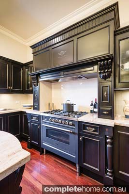 Farmers Kitchen, Darkwood, Black Kitchen