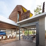 Opening all the glass walls
brings the outside in