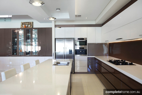 Perfectly balanced two-tone kitchen design - Completehome