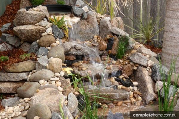 Ponds and water features for your backyard - Completehome