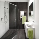 Deep Illusion: Natural-toned bathroom design