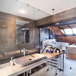 The hanging mirror is an innovative and aesthetically pleasing way to maximise space