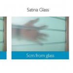 Satina_hand