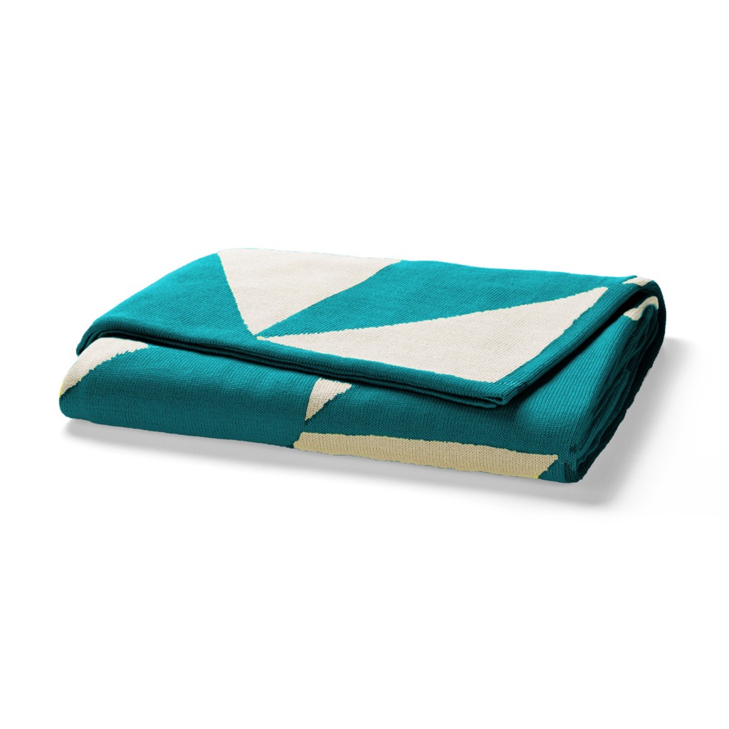 7_Aura_home_duo_throw_jade