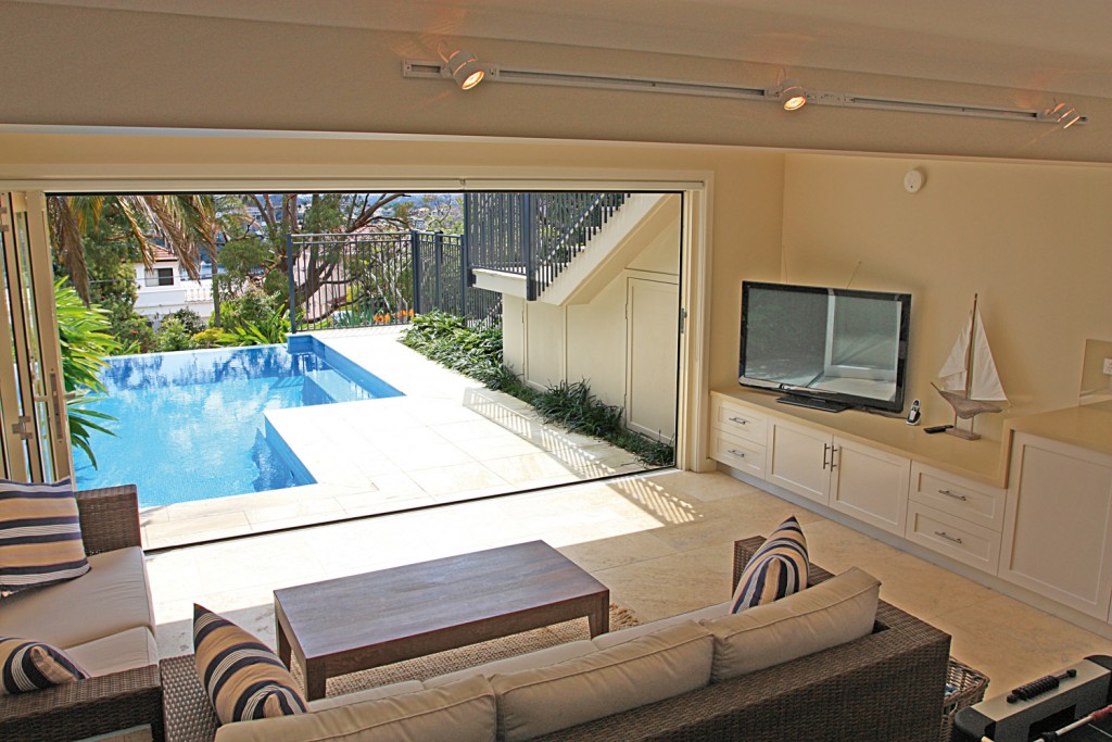 PSS024_Cabanas Feature_ integrated pool and adukts relaxation cabana