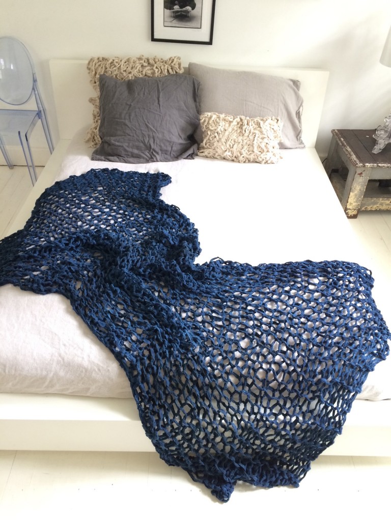 Hand-dyed rustic linen throw, littledandelion.com