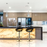 Modern kitchen: innovative, warm and striking