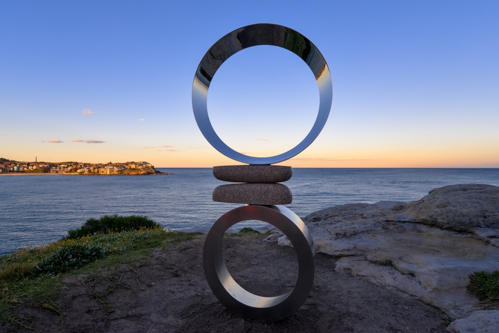 4. 12_KoichiIshino_MountainsAir-Circles_SxSBondi2016_ClydeYee_11